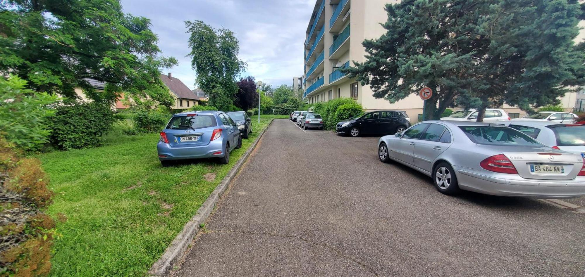 Studio Rdc Calme Avec Parking Ferme Pres Autoroute Et Tram C Mulhouse Bagian luar foto